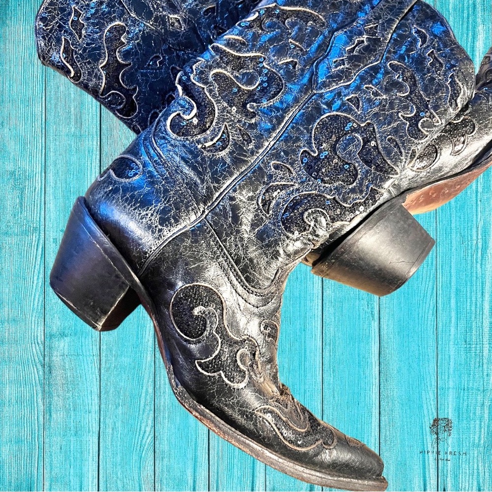 Corral Black Embroidered Heeled Cowboy Boots